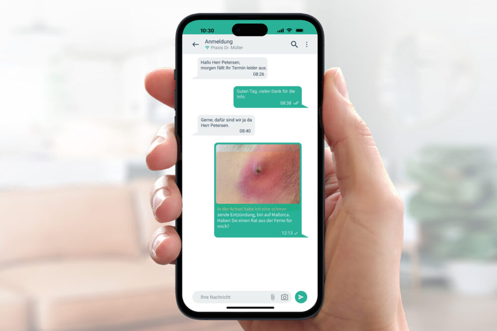 Chat mit "Anmeldung": kommunizieren Sie mit unseren MitarbeiterInnen -> Überweisungen, Termine etc.